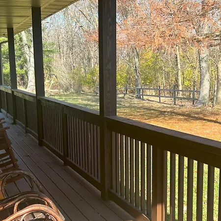 Binion Lodge At Beaver Lake